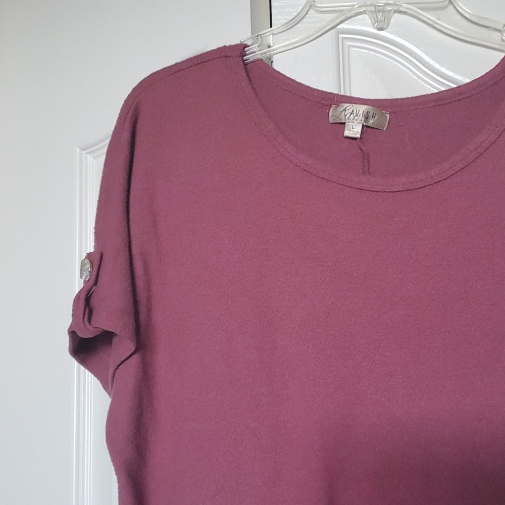 Short sleeve, sweater like top